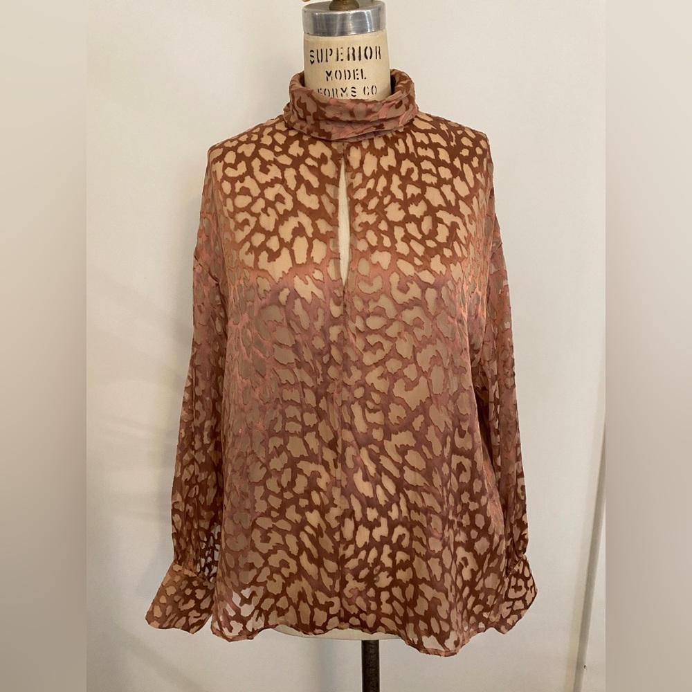 Reiss Tilly Champagne leopard print long sleeve silk blend blouse size 4 NWT